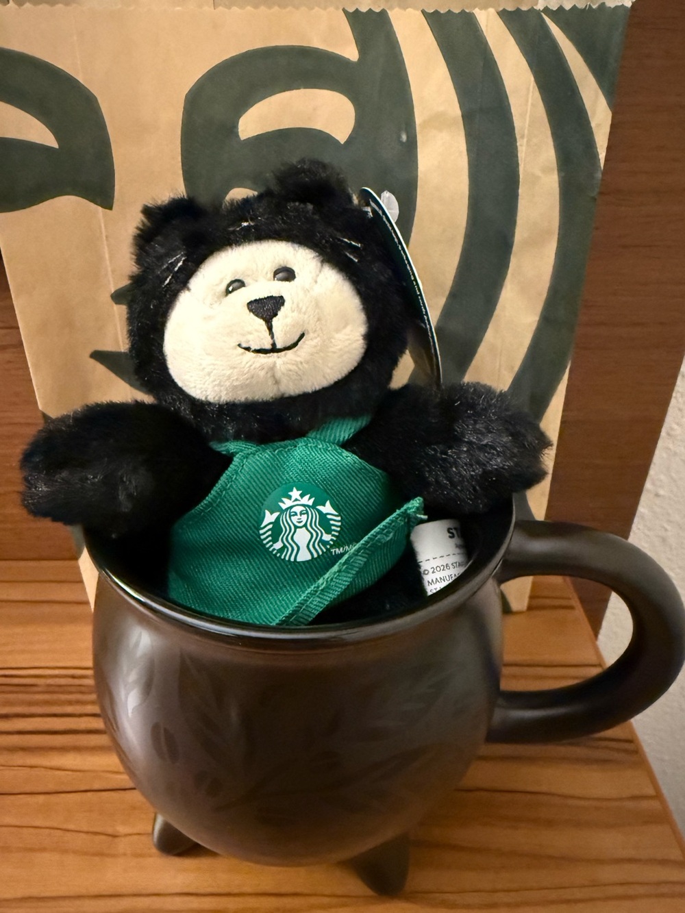 🆕 Starbucks 2026 Halloween Cauldron Mug Black Cat Bearista Set